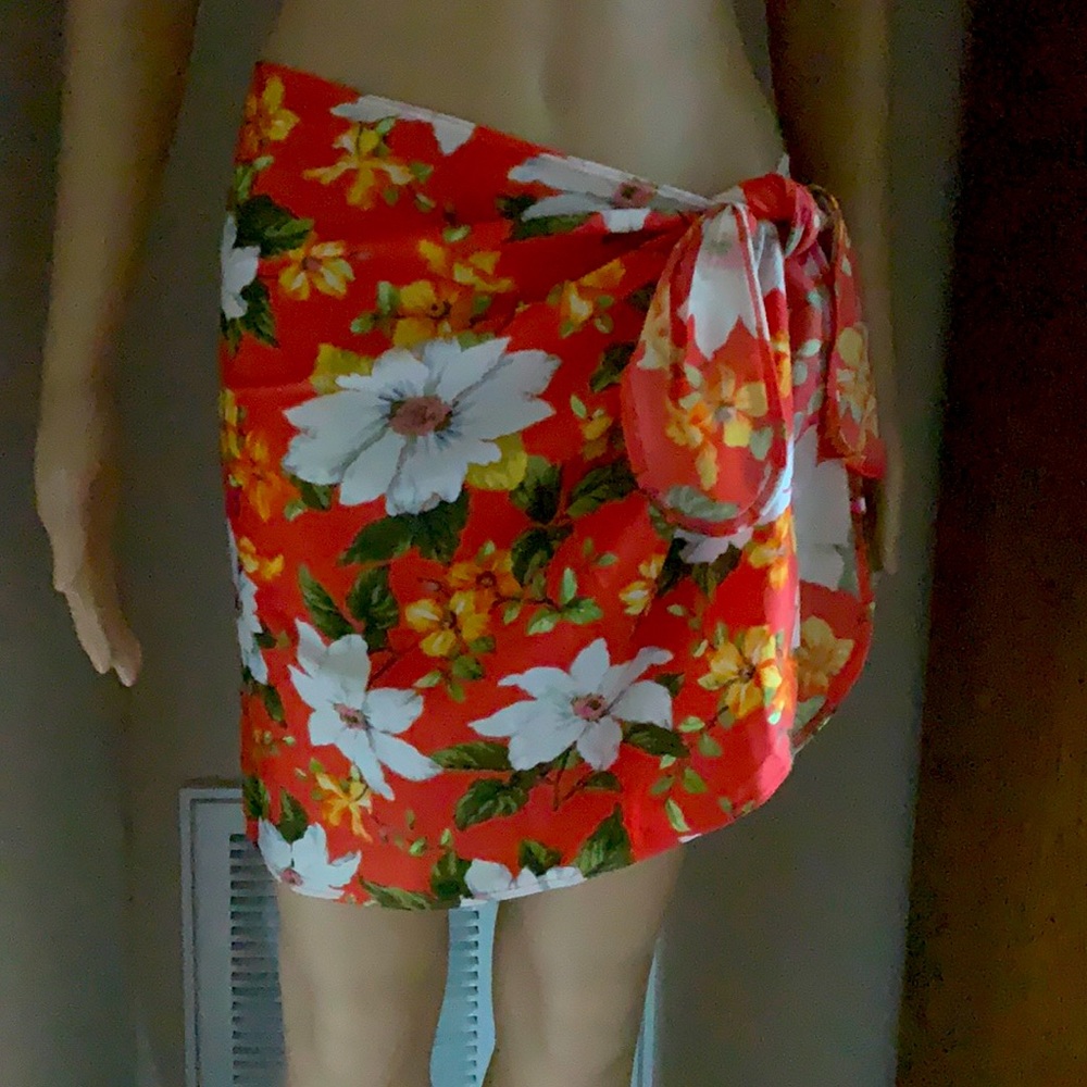 Victoria's Secret Size Large Peachy Orange Sarong